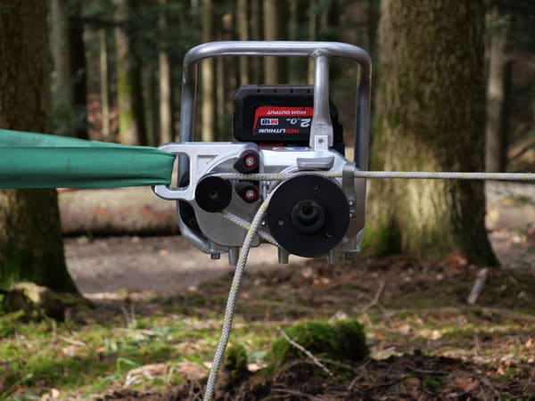 充電式スピルウインチ「SP1000」市場投入